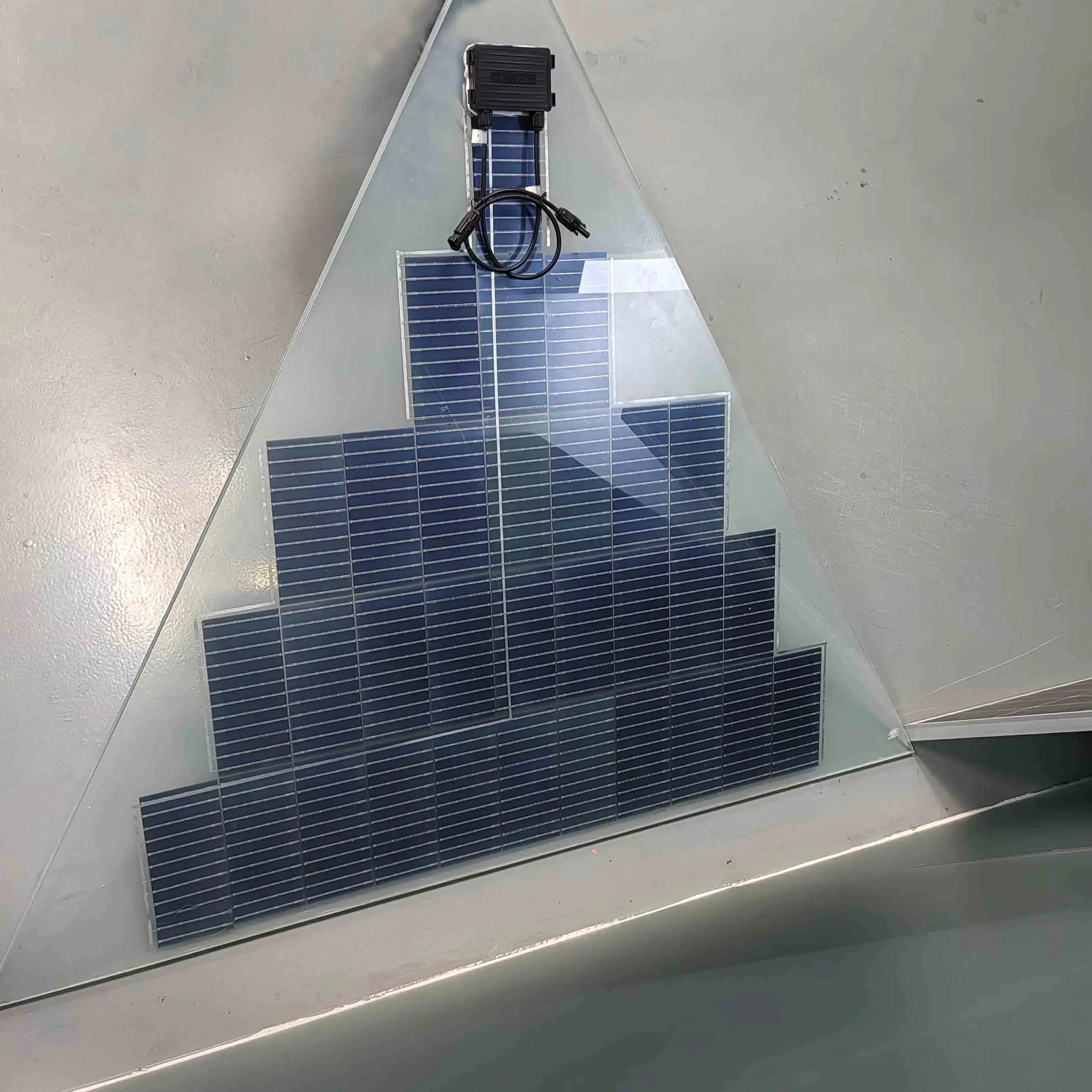 Customized 140W 18V Double-Glass Triangular Solar Panel